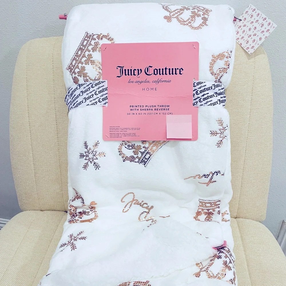NEW Juicy Couture White Rose Gold Metallic Crown Snowflake Sherpa‎ Plush Throw